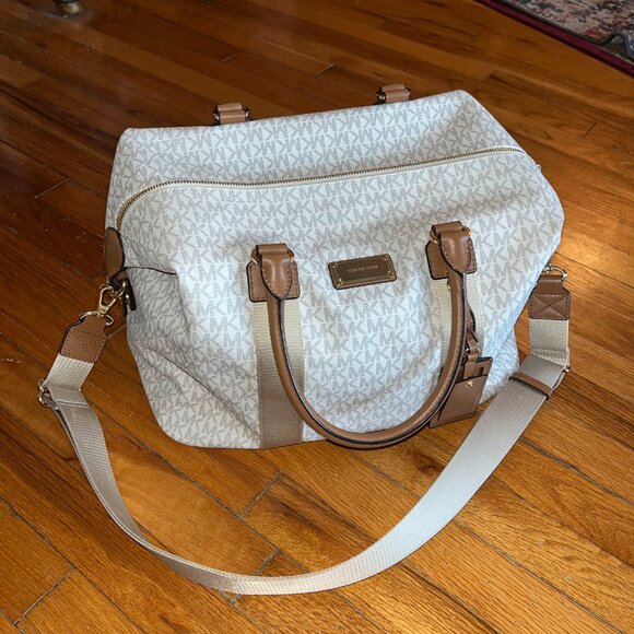 Michael Kors Duffle - Picture 8 of 8